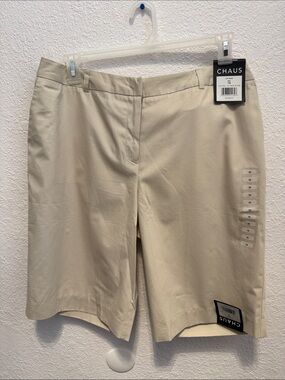 Chaus Women's Light Cream Bermuda Shorts 100% cotton.
